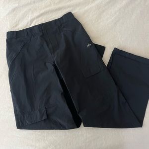 Alo Yoga Women’s Cargo Pants- Medium